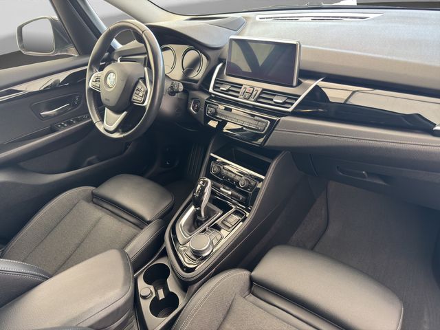Fahrzeugabbildung BMW 220i Gran Tourer Sport Line Autom.+LED+HUD+AHK