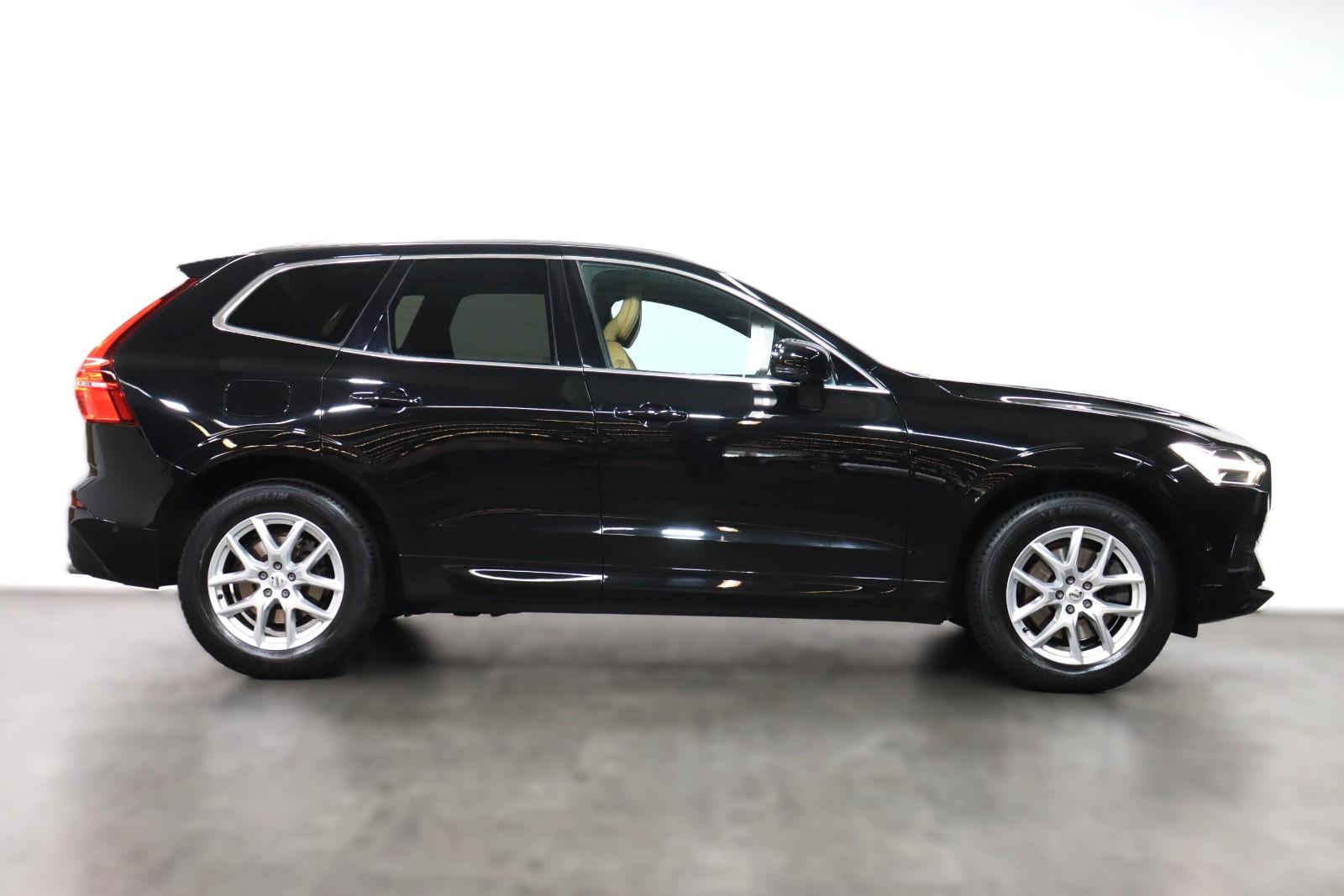 Volvo XC60 Momentum AWD*360°KAMERA*LEDER*NAVI*LED
