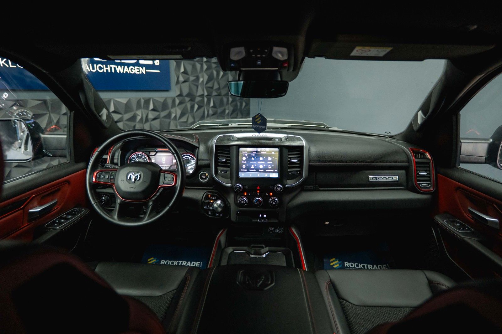 Fahrzeugabbildung Dodge RAM 5.7 V8 HEMI 4x4 REBEL OFFROAD AXLE LOCK 19%