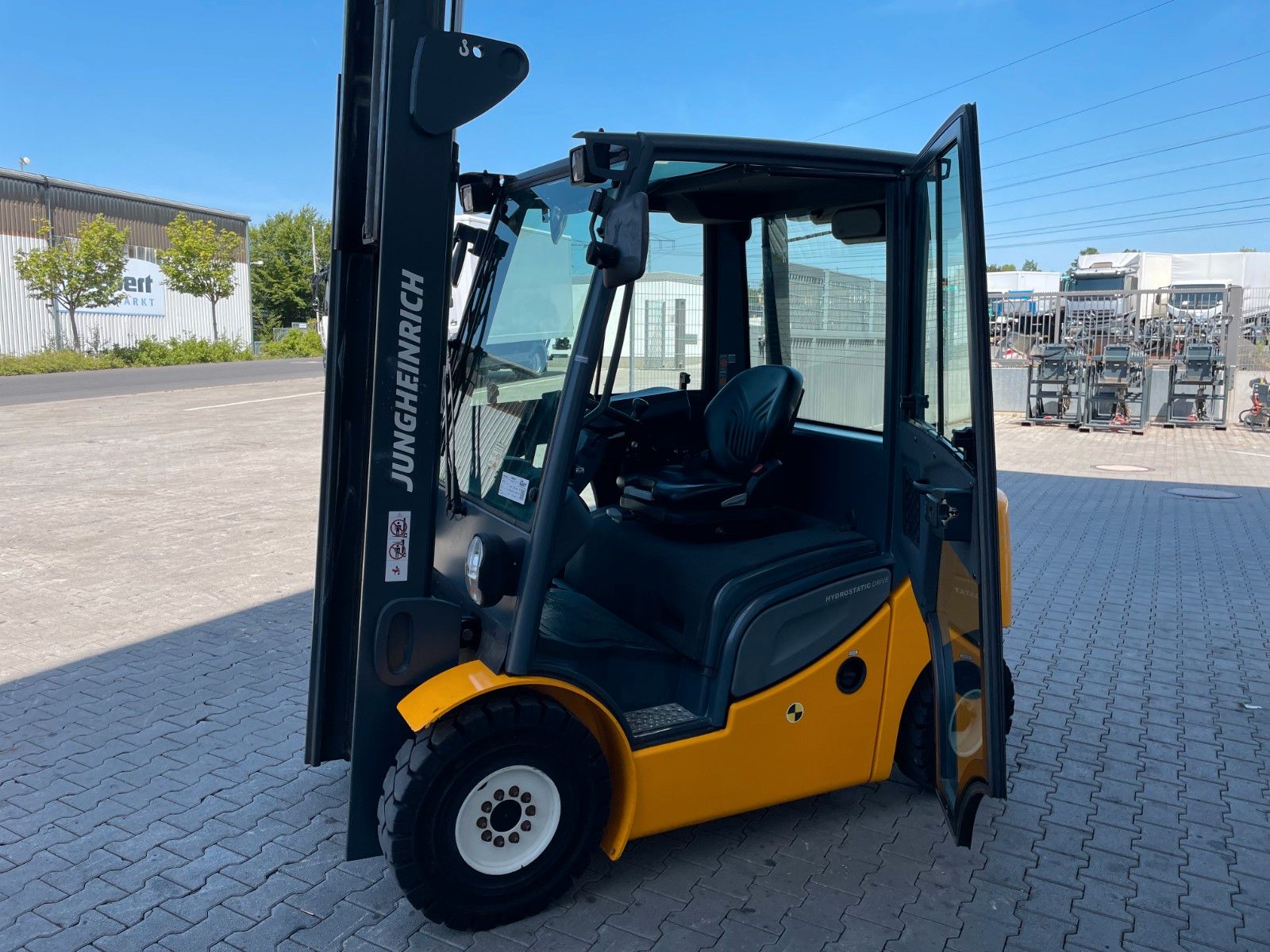 Fahrzeugabbildung Jungheinrich DFG 425s / Duplex: 3,5m / nur 356h /  SS