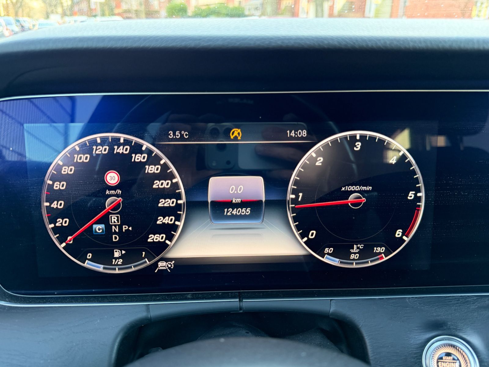 Fahrzeugabbildung Mercedes-Benz E 220 4Matic*MULTIBEAM*360°KAMERA*WIDESCREEN*PDC