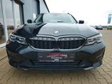 BMW 318d Touring, Advantage, Carplay, H/K, M-Lenkrad - BMW 318 in Freiburg