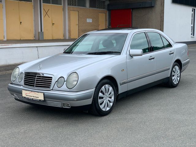 Mercedes-Benz E 240 Automatik/El.Fenster/Schiebedach/05/25