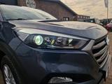 Hyundai Tucson 2.0 4WD *TÜV Neu/Scheckh./AHK./LED/Navi* - Hyundai TUCSON mit Diesel-Antrieb: Geländewagen, Automatik