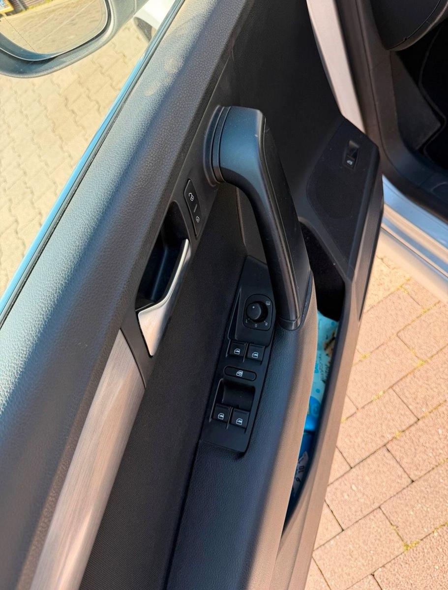 Volkswagen Passat 2013 — photo 10