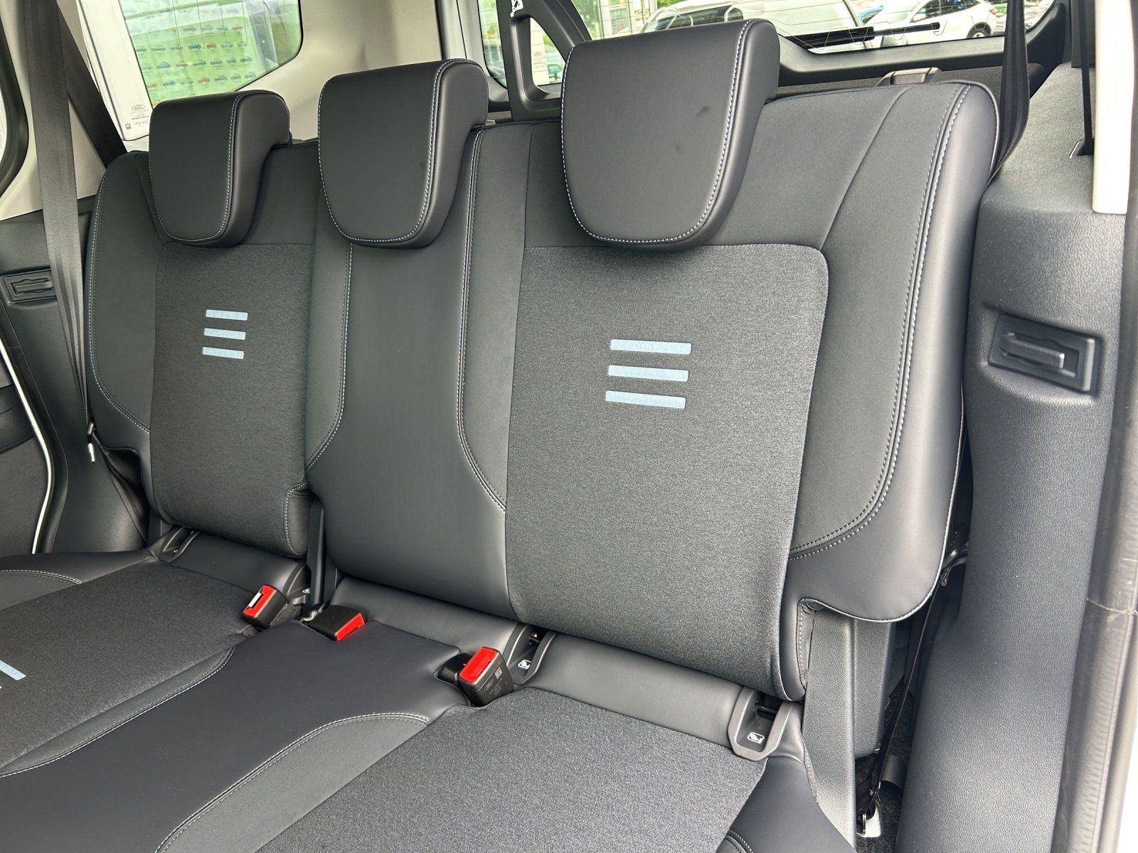 Fahrzeugabbildung Ford Tourneo Courier 1,0 Ecoboost Active