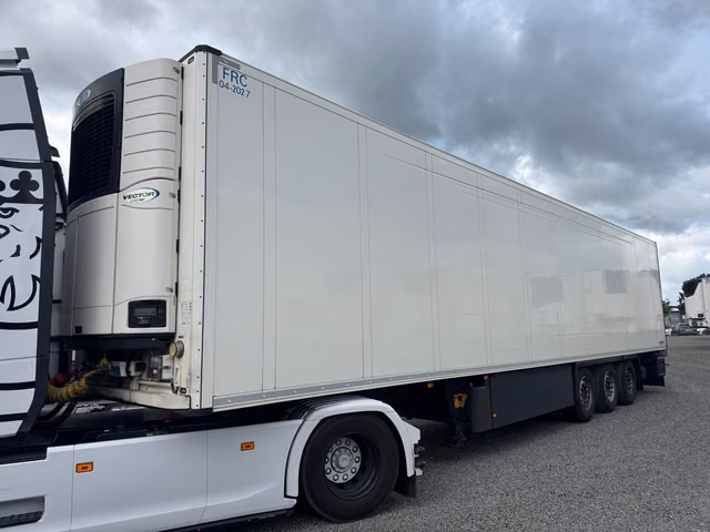 Schmitz Cargobull SKO 24 Bitemp Doppelstock Carrier Vector mt