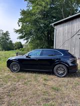 Porsche Cayenne 3.0 V6/ bei Porsche scheckheftgepflegt - Porsche Cayenne: Sportwagen