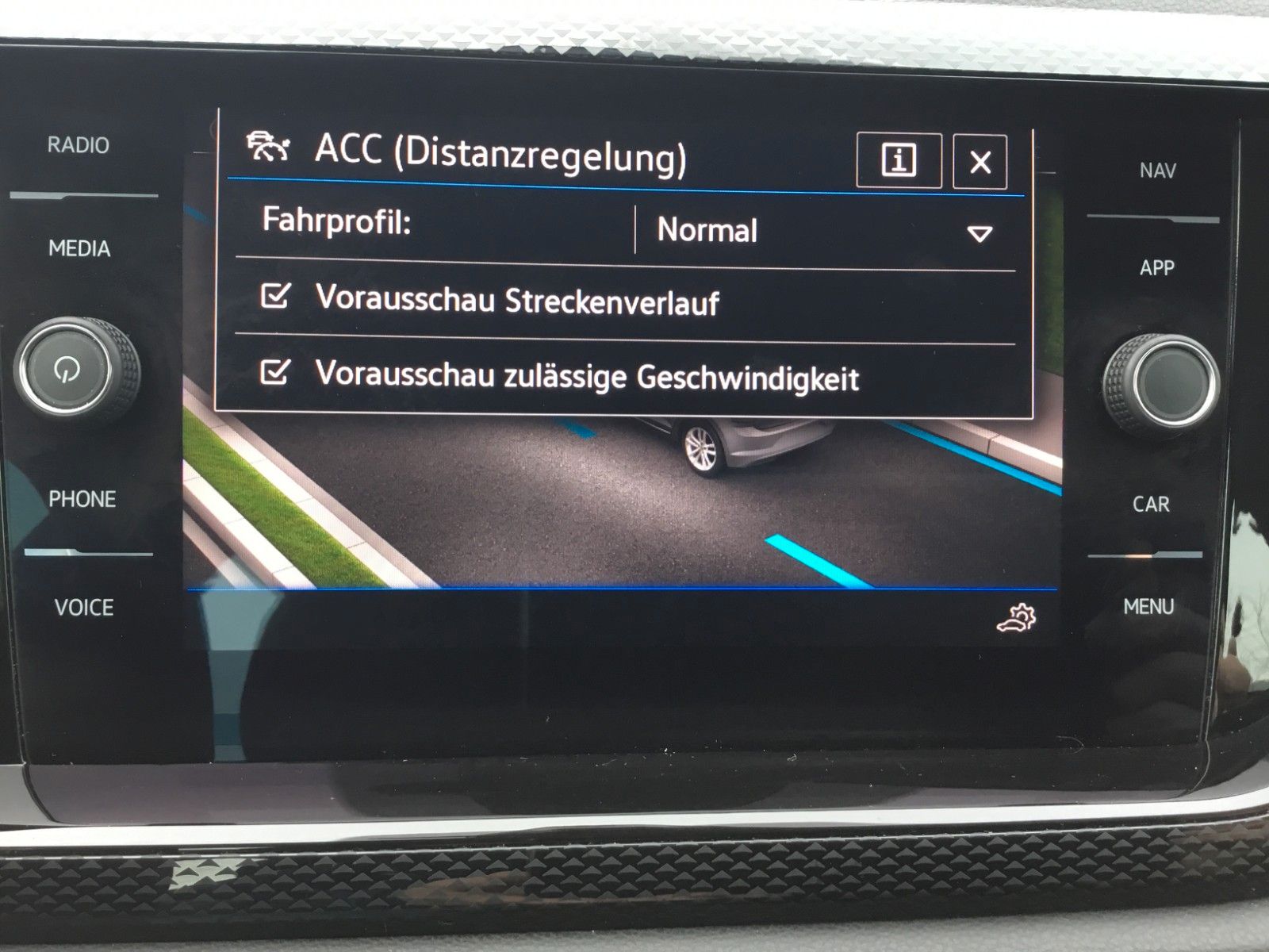 Fahrzeugabbildung Volkswagen Polo 1.0 TSI DSG Life+LED+Kamera+AppConnect+ACC