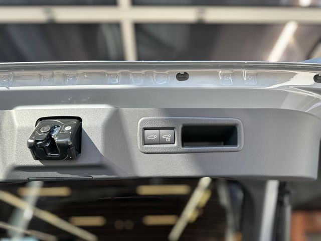 Toyota C-HR + 165 kW Teamplayer *Elektrisch* 1,99%