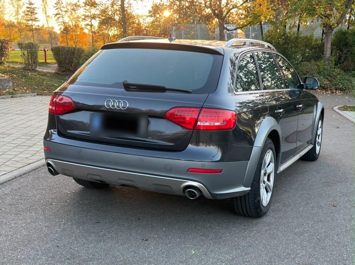 Audi  2011 — photo 7