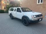 Nissan Pick Up Pick-up 2.5 TD 4 porte Double Cab - gebrauchte Nissan Navara aus dem Jahr 2000