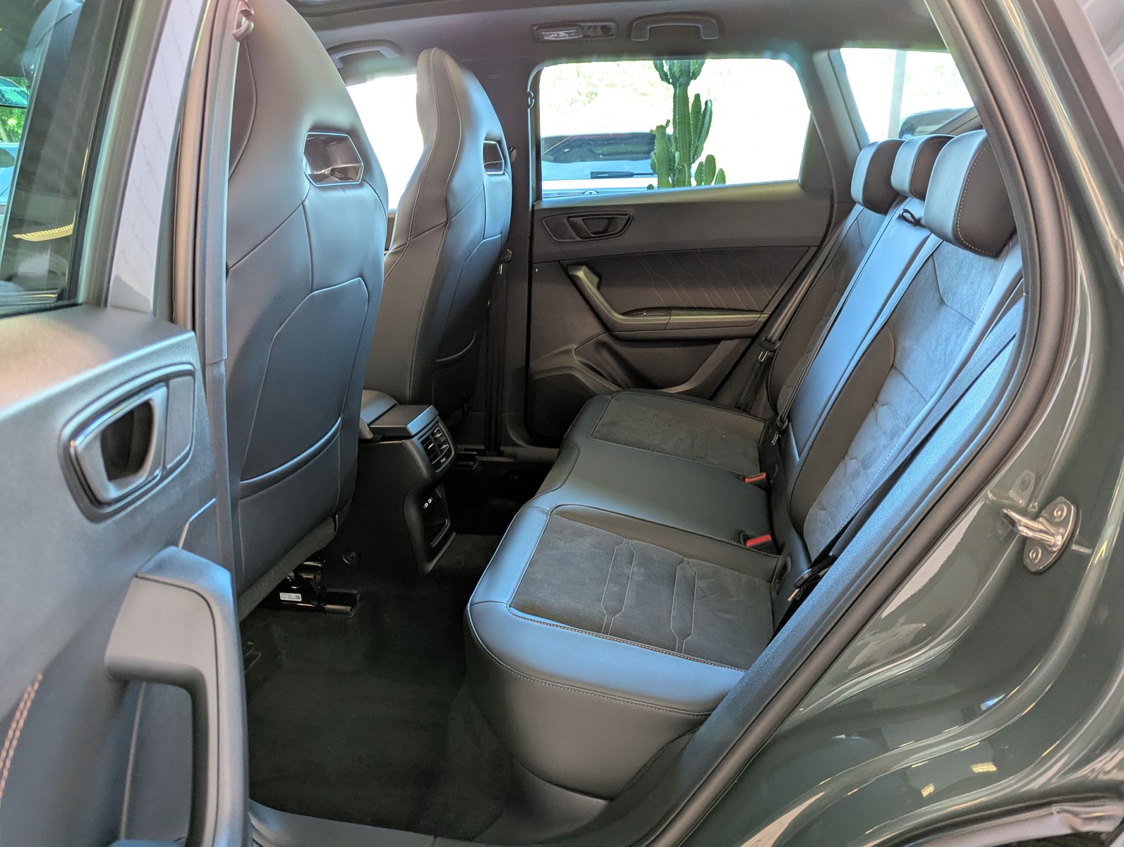 Fahrzeugabbildung CUPRA Ateca 1.5 TSI DSG Pano Memory ACC AHK-Vorb. 19"