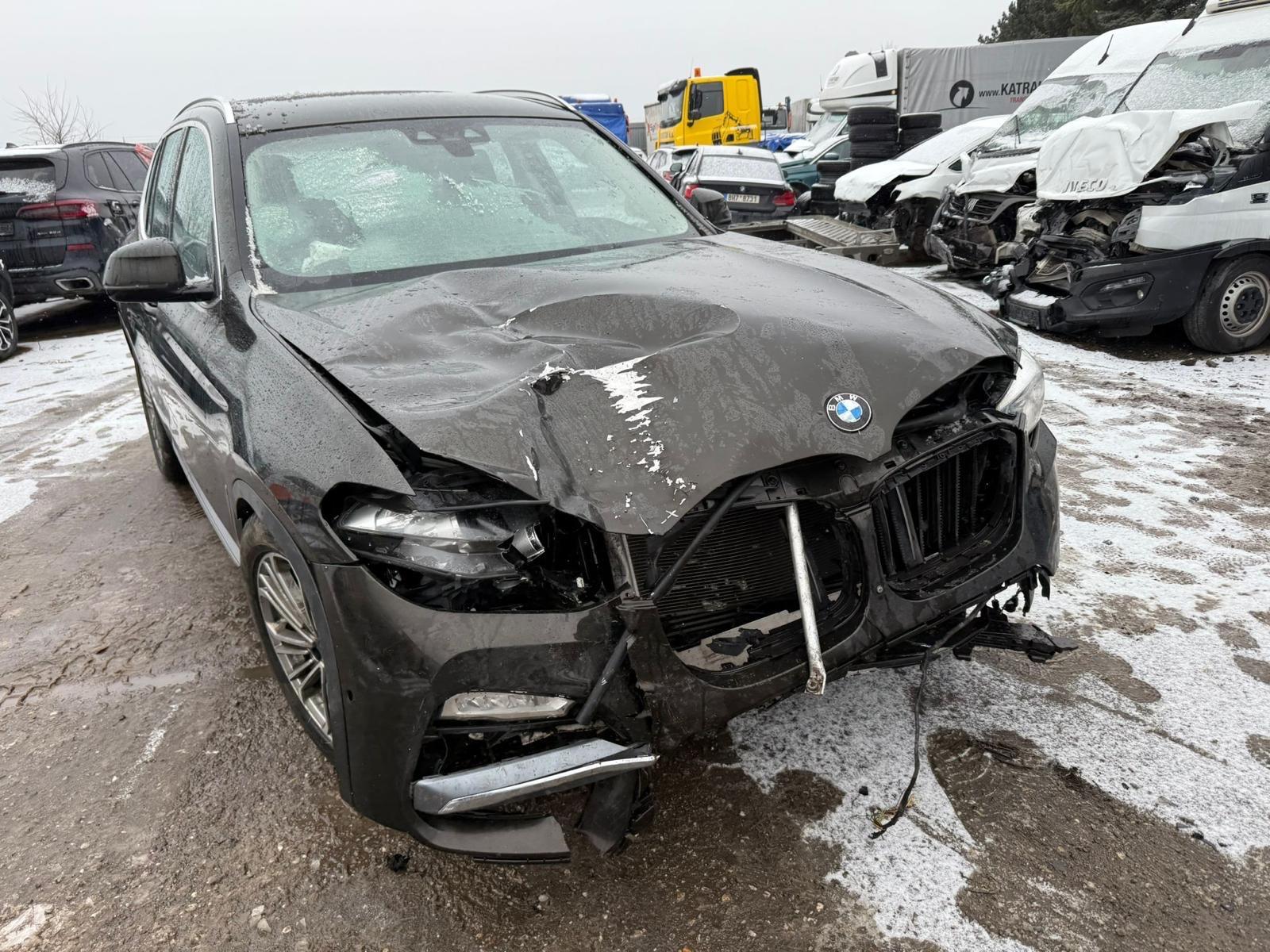 BMW X3 xDrive30d Luxury Line AT motor start
