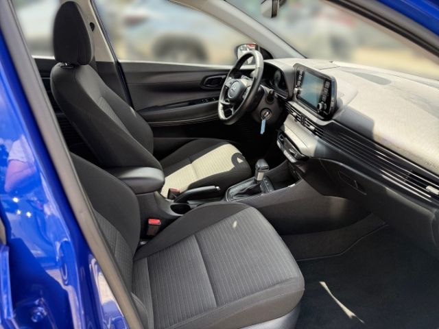 Fahrzeugabbildung Hyundai i20 Advanced 1.0 T-GDI +CARPLAY+TEMPOMAT+SHZ+RFK