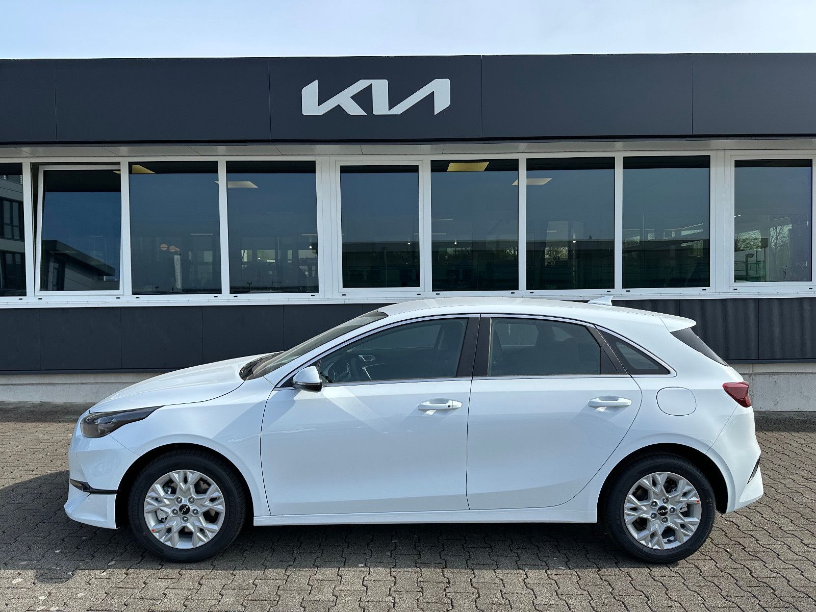 Fahrzeugabbildung Kia cee'd / Ceed 1.0 T-GDI Ultimate Edition MT