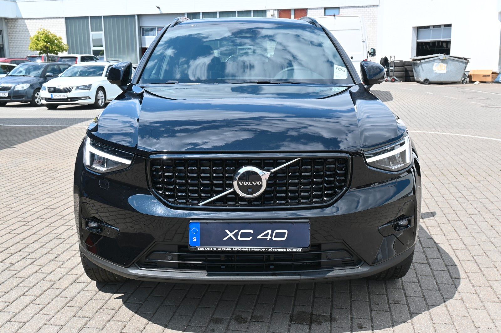 Fahrzeugabbildung Volvo XC40 B4 AWD DKG Ultimate Dark*STDHZG*ACC*BLIS