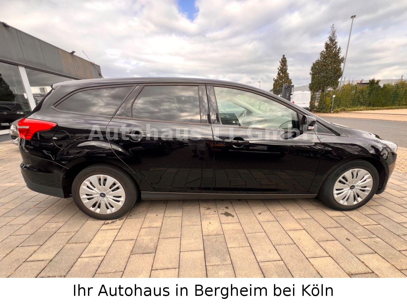 Ford Focus 2015 — interior