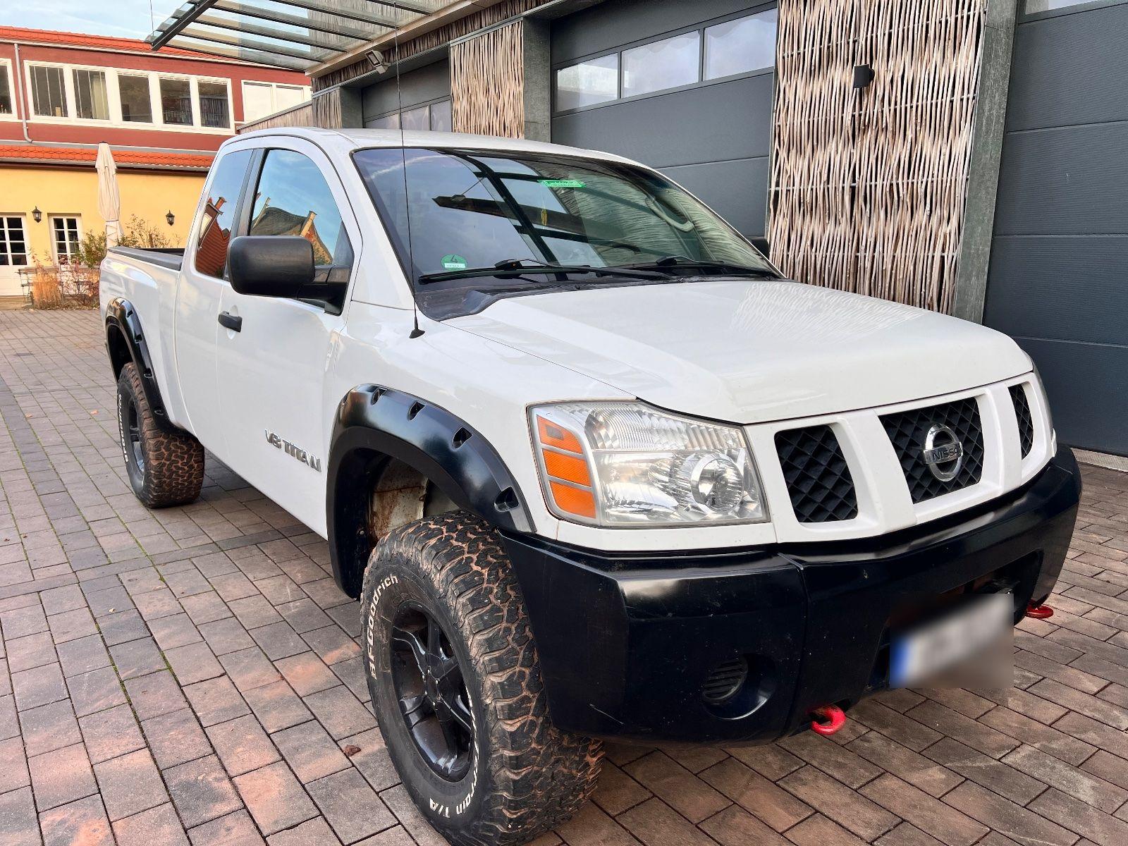Nissan Titan 2006 — rear view