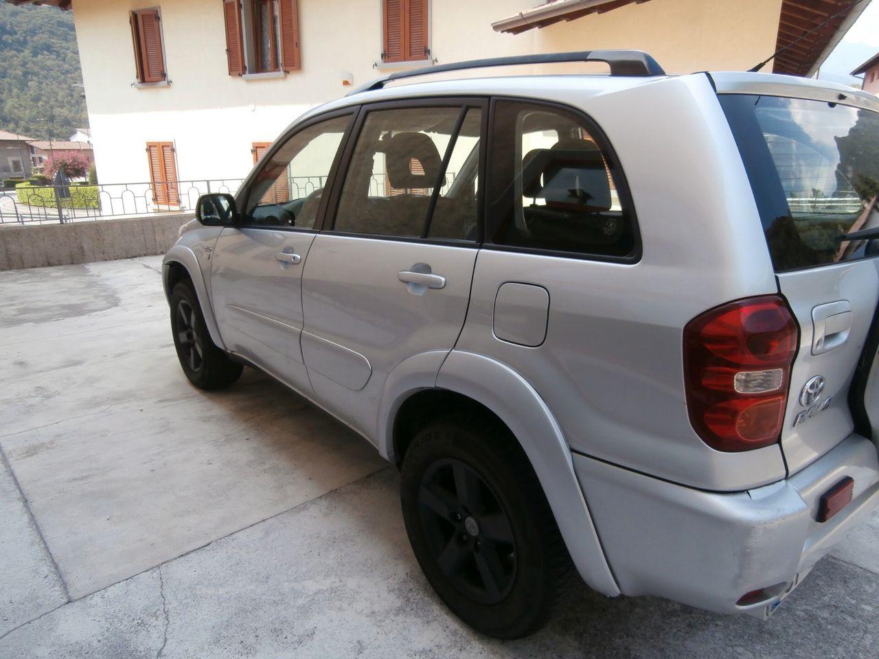 Toyota RAV4 2004 — engine 1.995 cm³, 116 HP (85kW)
