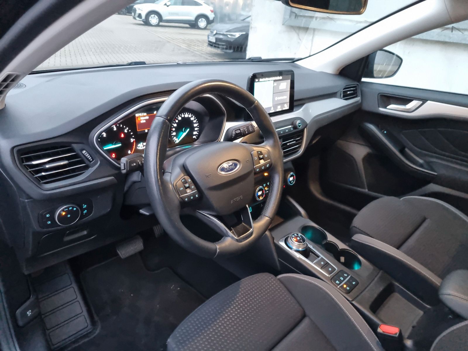Fahrzeugabbildung Ford Focus Turnier 2.0 Cool & Connect LED SHZ KAMERA