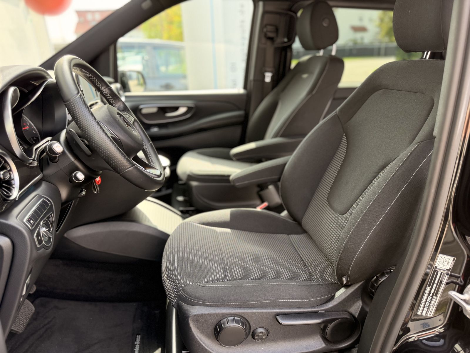 Mercedes-Benz V 250 d EDITION LANG PANO LED NAVI AHK CARPLAY foto 15