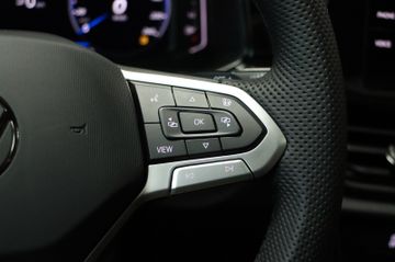 Volkswagen T-Roc 1.5 DSG R-Line Black AHK Pano Matrix Kame.