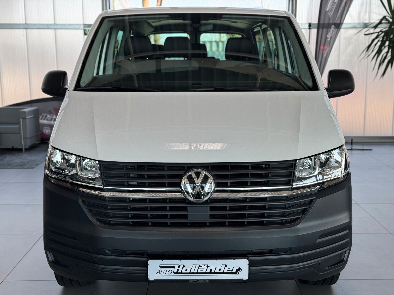 Fahrzeugabbildung Volkswagen T6 Transporter Kombi 2.0 TDI "Klima  9-Sitzer"