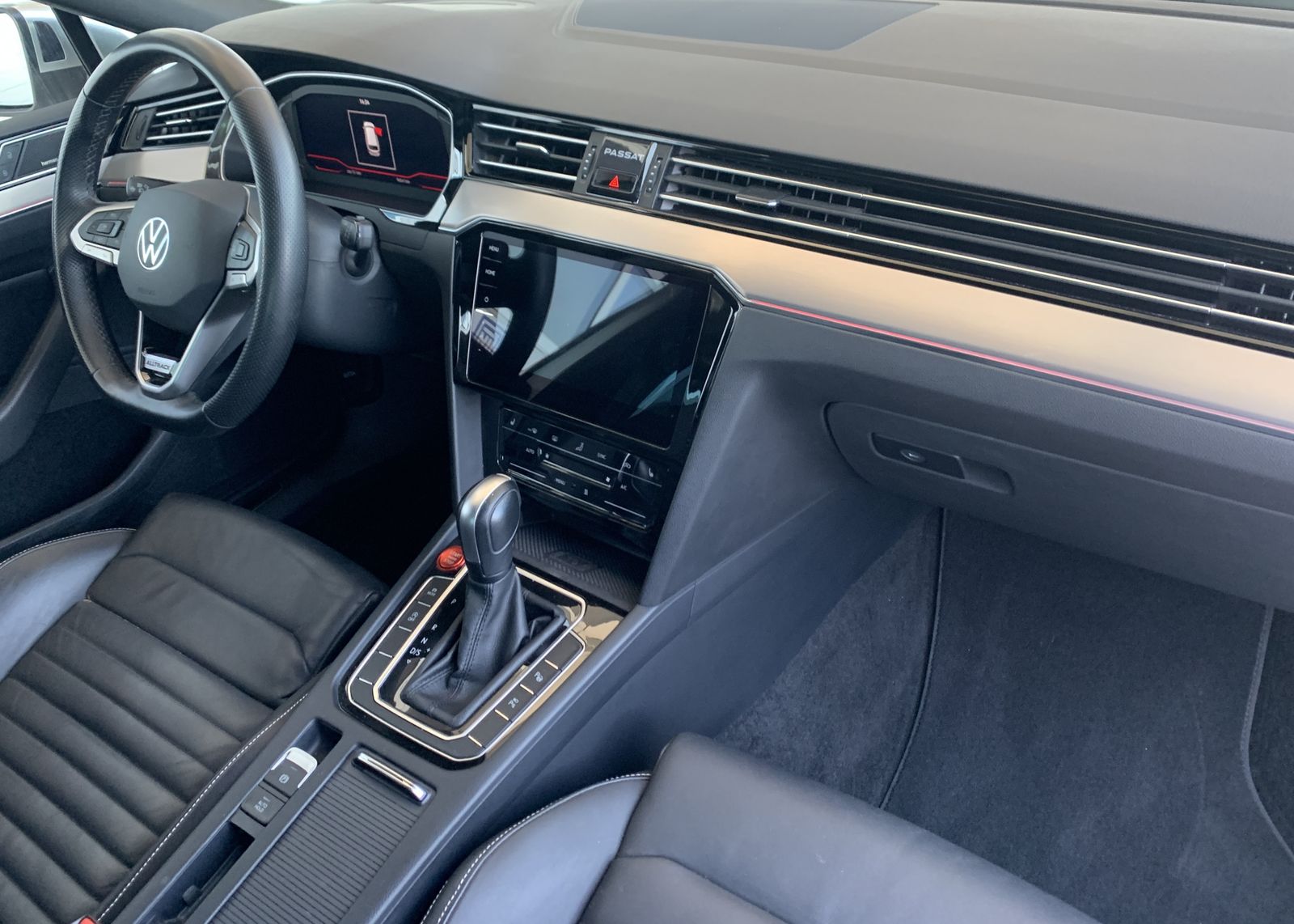 Fahrzeugabbildung Volkswagen Passat Alltrack 2.0 TDI*4Motion*Leder*AHK*Pano*