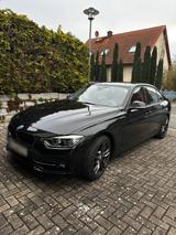 BMW 320i Advantage (F30) - BMW 320: F30