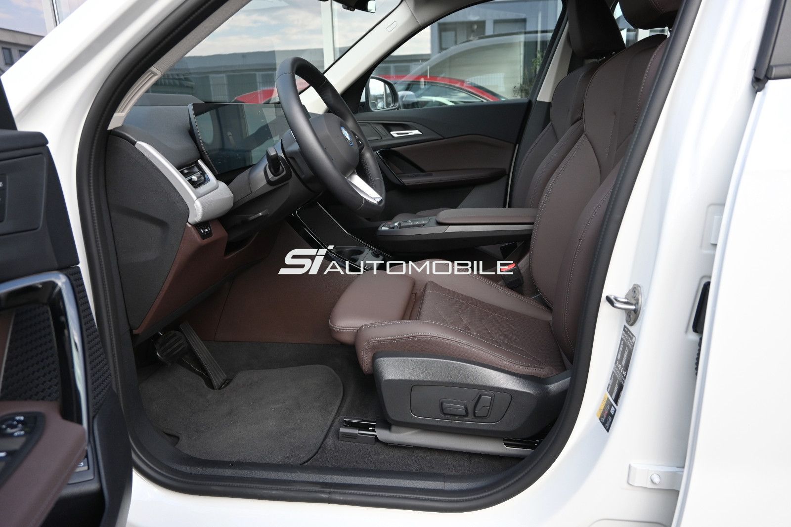Fahrzeugabbildung BMW X1 xDrive25e Aut. °AHK°HEAD-UP°360°-KAM°MEMORY°