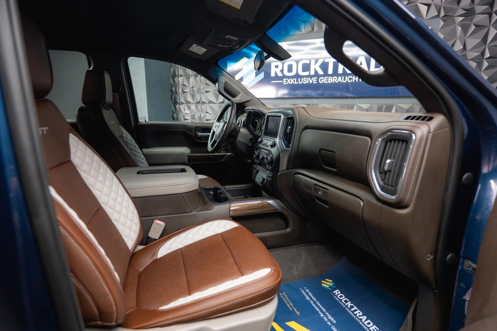 Fahrzeugabbildung Chevrolet Silverado 5.3L V8 4x4 RST Limited ZZ1 NightPaket
