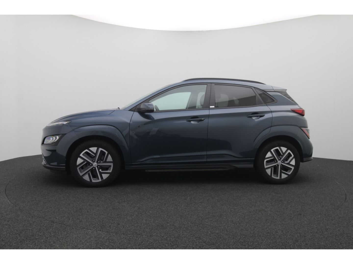 Fahrzeugabbildung Hyundai KONA Elektro Trend 2WD Totwinkelass ACC