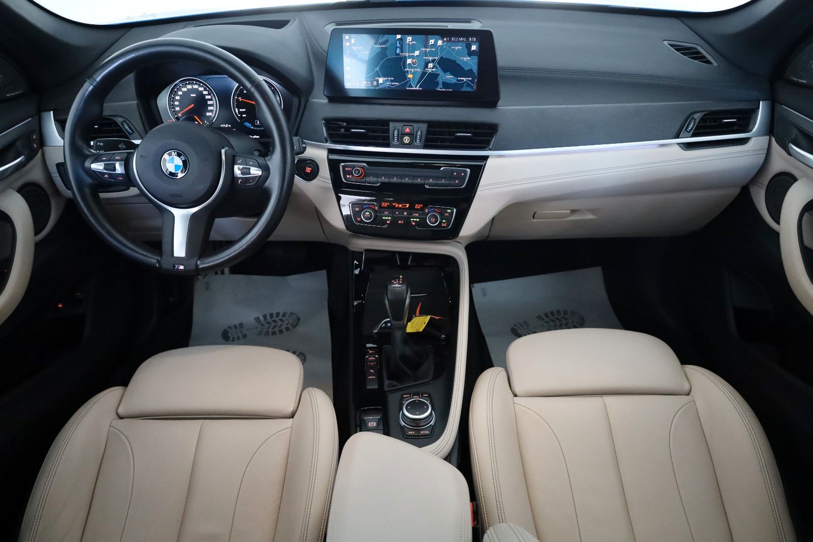 Fahrzeugabbildung BMW X1 xDrive 25e M Sport, Leder,Navi,ACC,HUD,Kamera