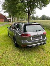 Volkswagen Golf 2.0 TSI DSG 4MOTION R Variant R - Volkswagen Golf mit Benzin-Antrieb: Kombi, 2.0