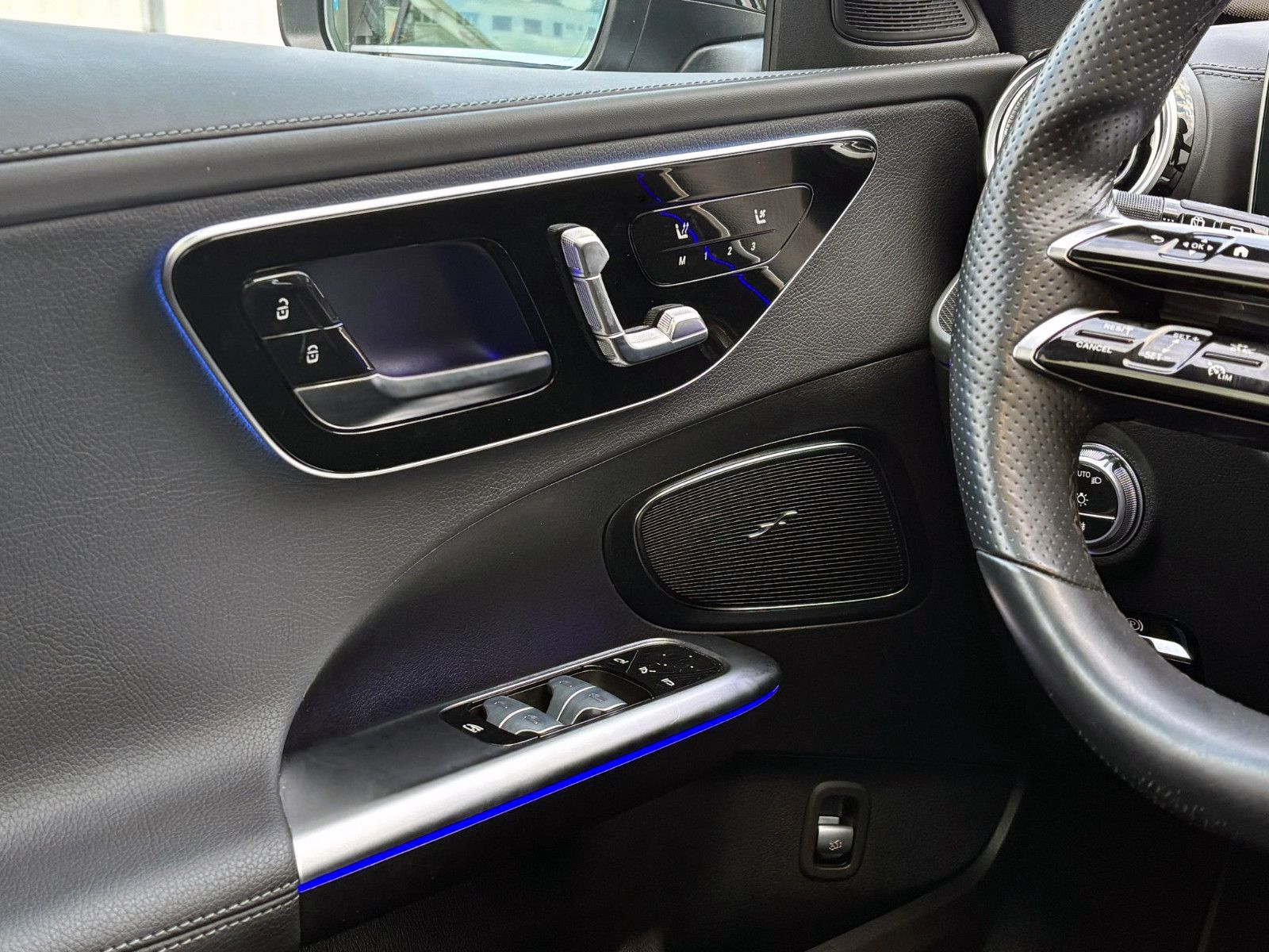 Fahrzeugabbildung Mercedes-Benz C220d T-Modell AMG-Line 360° ACC PANO HUD LED BT