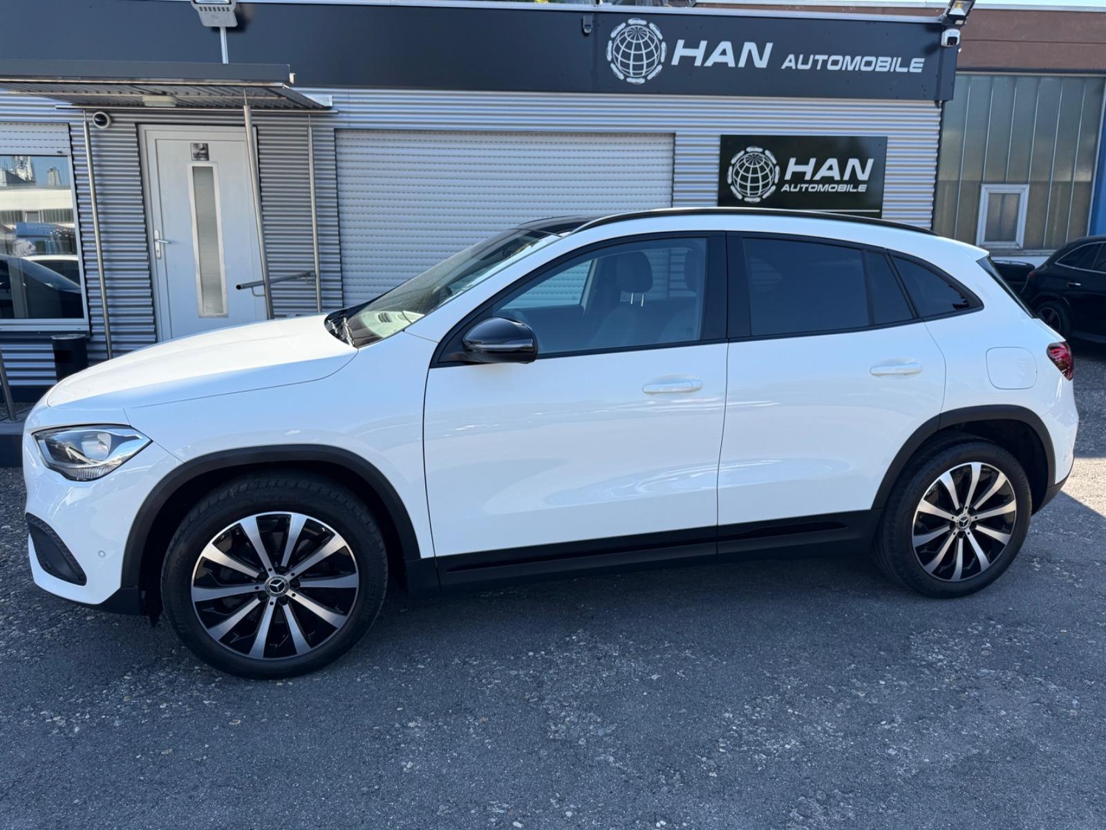 Mercedes-Benz GLA 250*Panorama+Night-Paket+ Keyless Go+19-Zoll