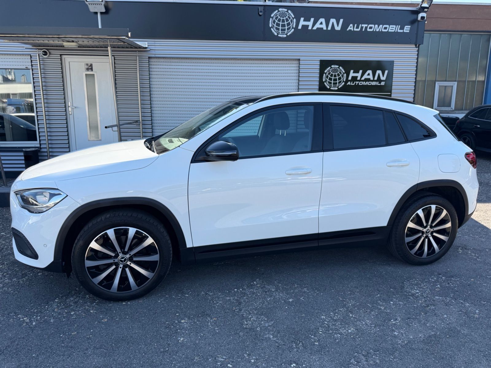 MERCEDES-BENZ GLA 250*Panorama+Night-Paket+ Keyless Go+19-Zoll