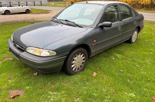 Ford Mondeo 93 1,6 Benziner NEU TÜV in seh...