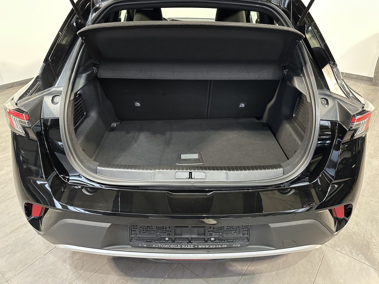 Fahrzeugabbildung Opel Mokka-e Ultimate NAV+LED+KAMERA+CARPLAY+DAB+1HD