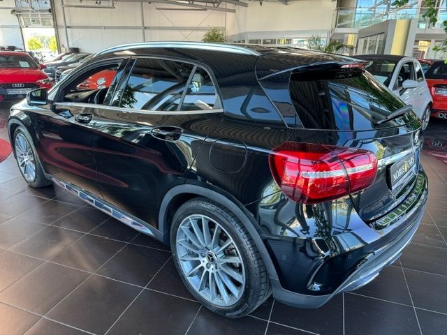 Fahrzeugabbildung Mercedes-Benz GLA 250 4Matic AMG PANO KAM LED NAVI