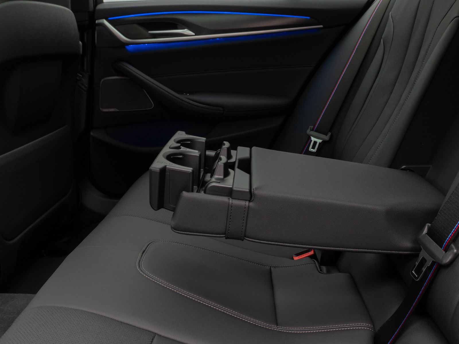 Fahrzeugabbildung BMW 530d M Sport Panorama 360°DAB H/K Komfort 20Zoll