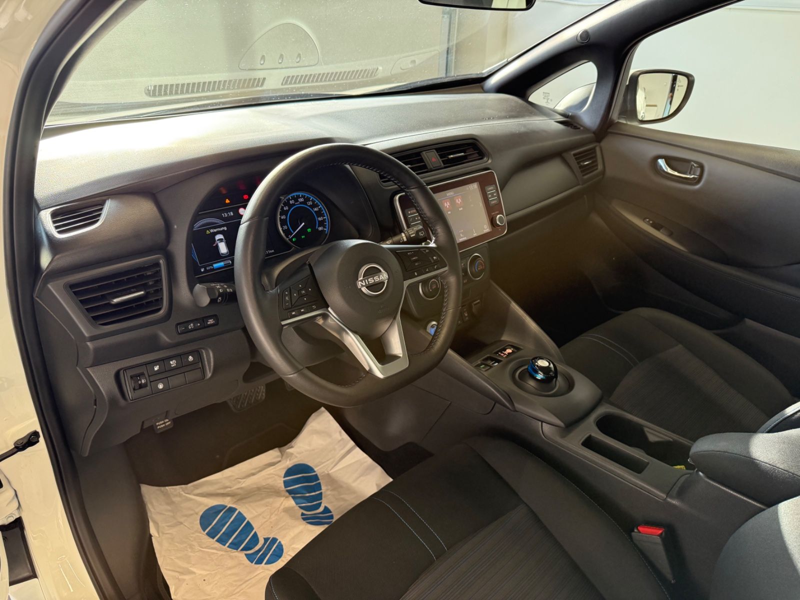 Fahrzeugabbildung Nissan Leaf Acenta, Winterpaket, Rückfahrkamera