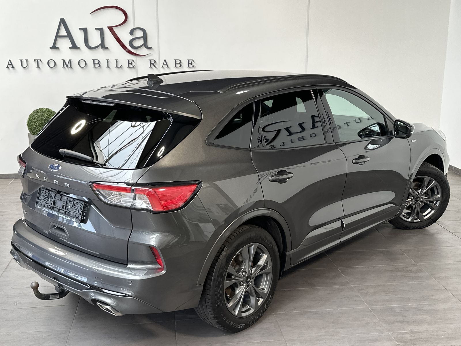 Fahrzeugabbildung Ford Kuga 2.0 EB 4x4 ST-Line NAV+LED+KAMERA+VCOCKPIT
