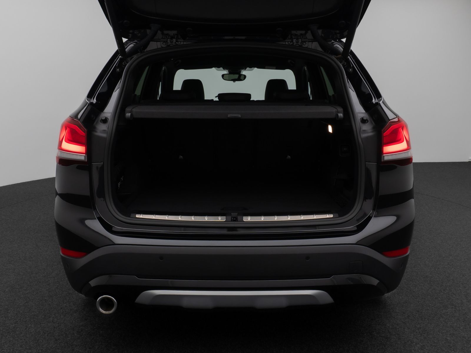 Fahrzeugabbildung BMW X1 xD25e xLine Kamera HUD DAB H/K Komfort Sport