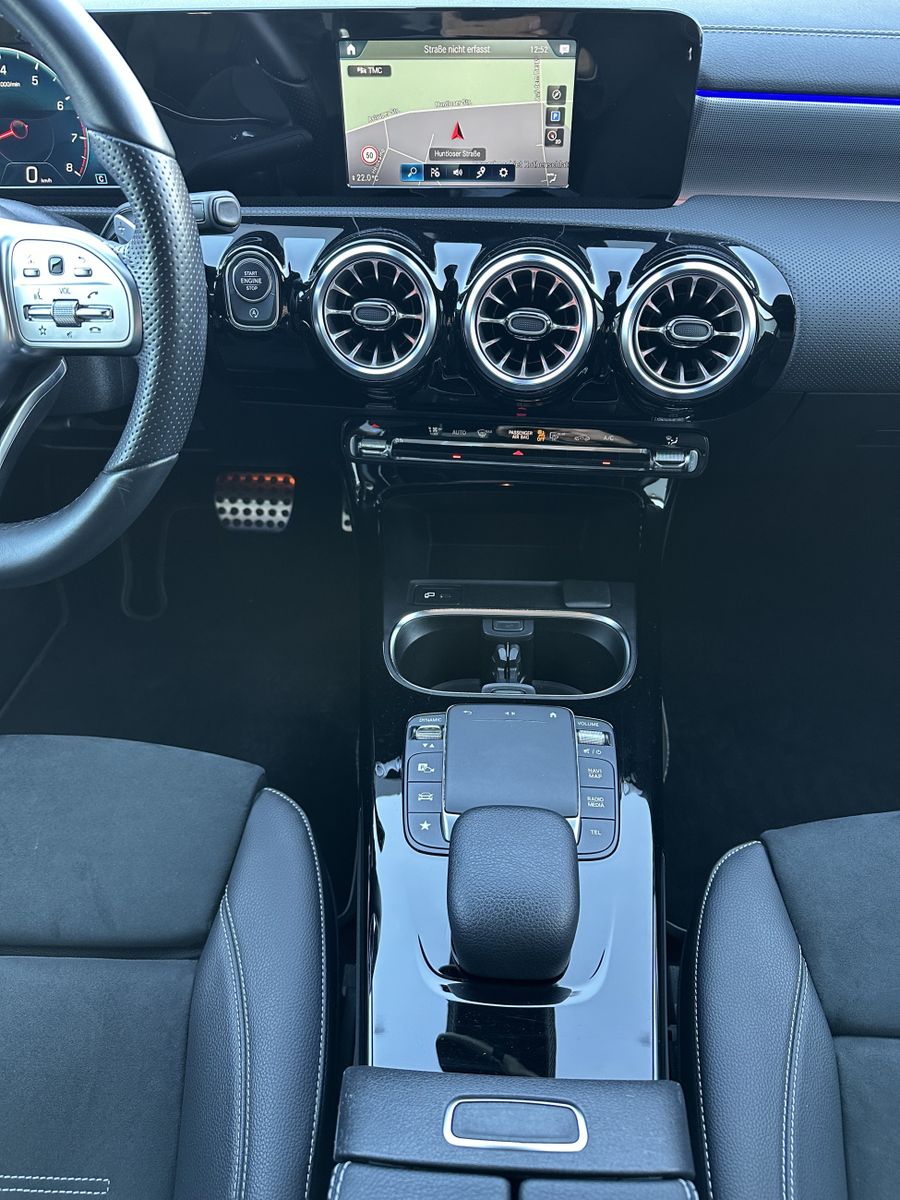 Fahrzeugabbildung Mercedes-Benz A 250 Edition 2020 NAV+LED+BURMESTER+18ZO+KAMERA