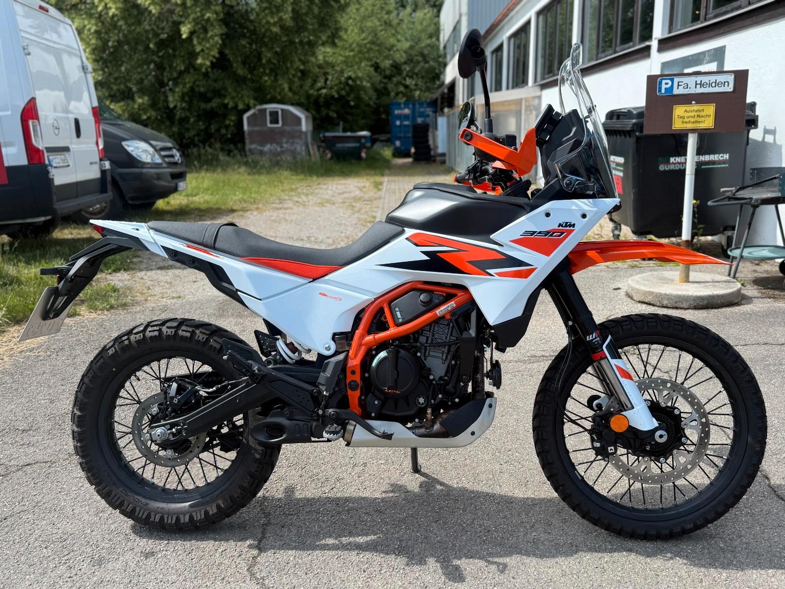 KTM 390 Adventure R 143 KM