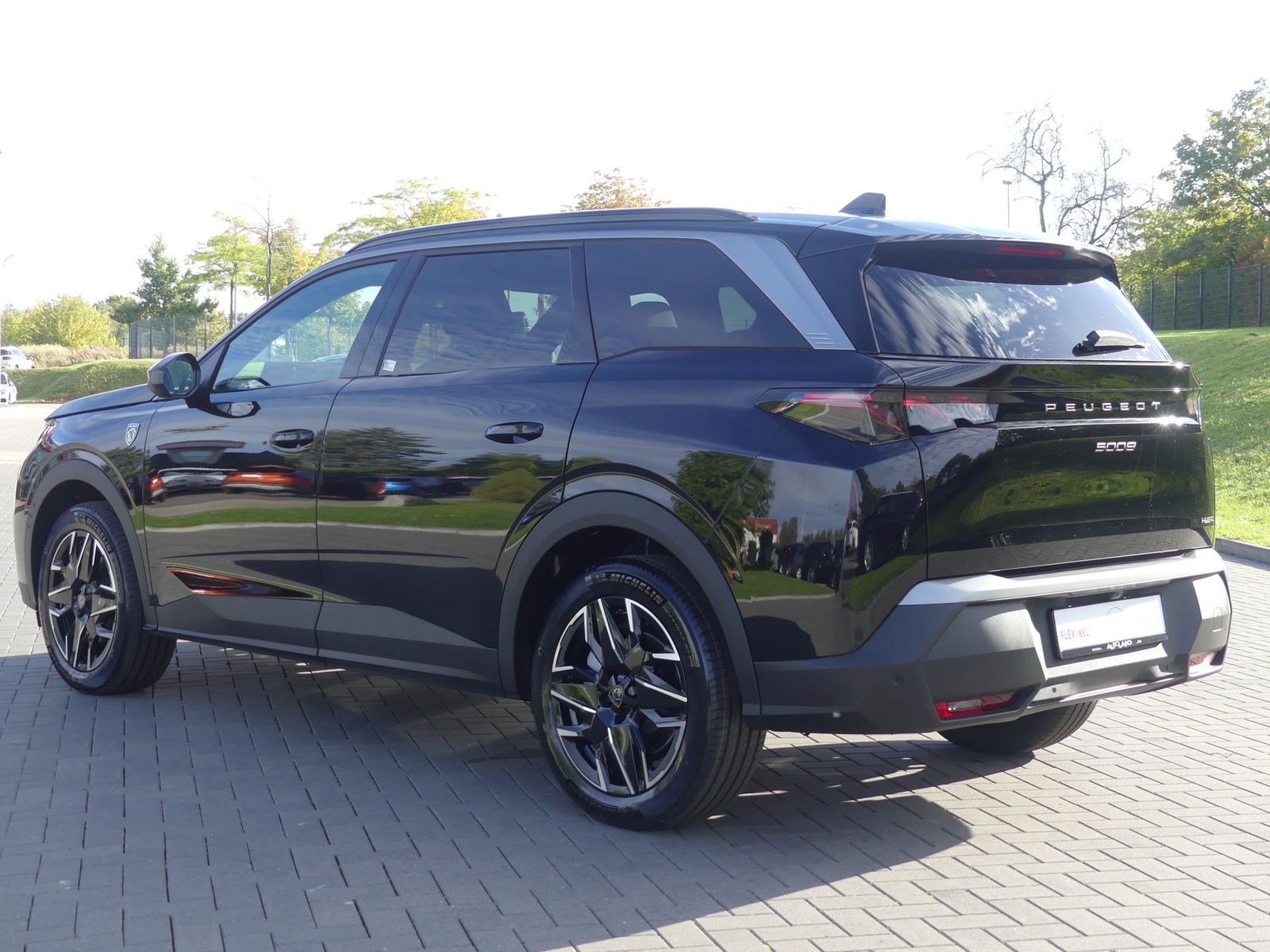Peugeot 5008 GT 1.2 Hybrid Aut. Matrix ACC 7-Sitzer imagem 3