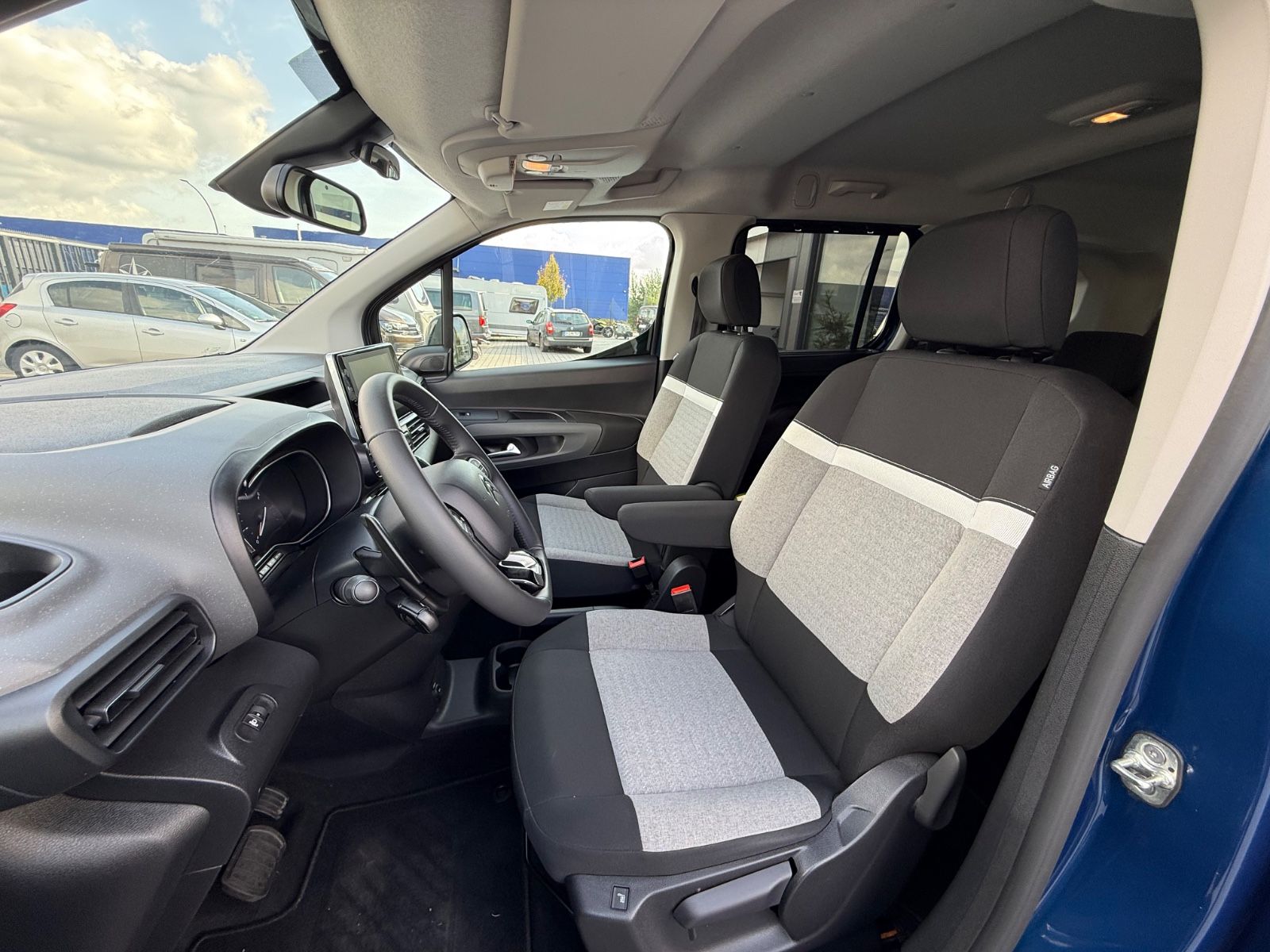 Fahrzeugabbildung Citroën Berlingo XL 7-SITZER AUTOM. KLIMA SITZHEIZ. CAM