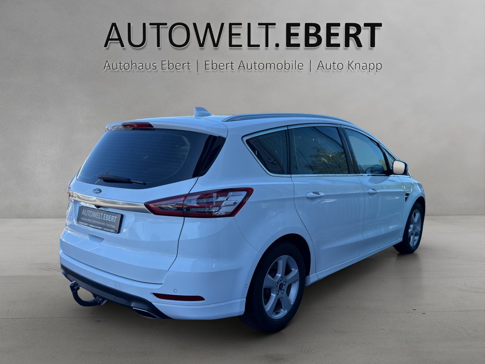 Fahrzeugabbildung Ford S-Max 2.0 EB Titanium Allrad Standh RFK SH AHK